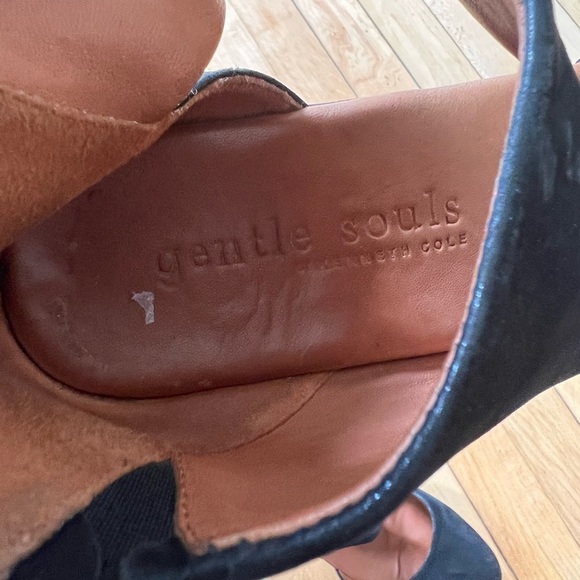 Gentle Souls Black Flats with Tan Insole - Picture 7 of 8